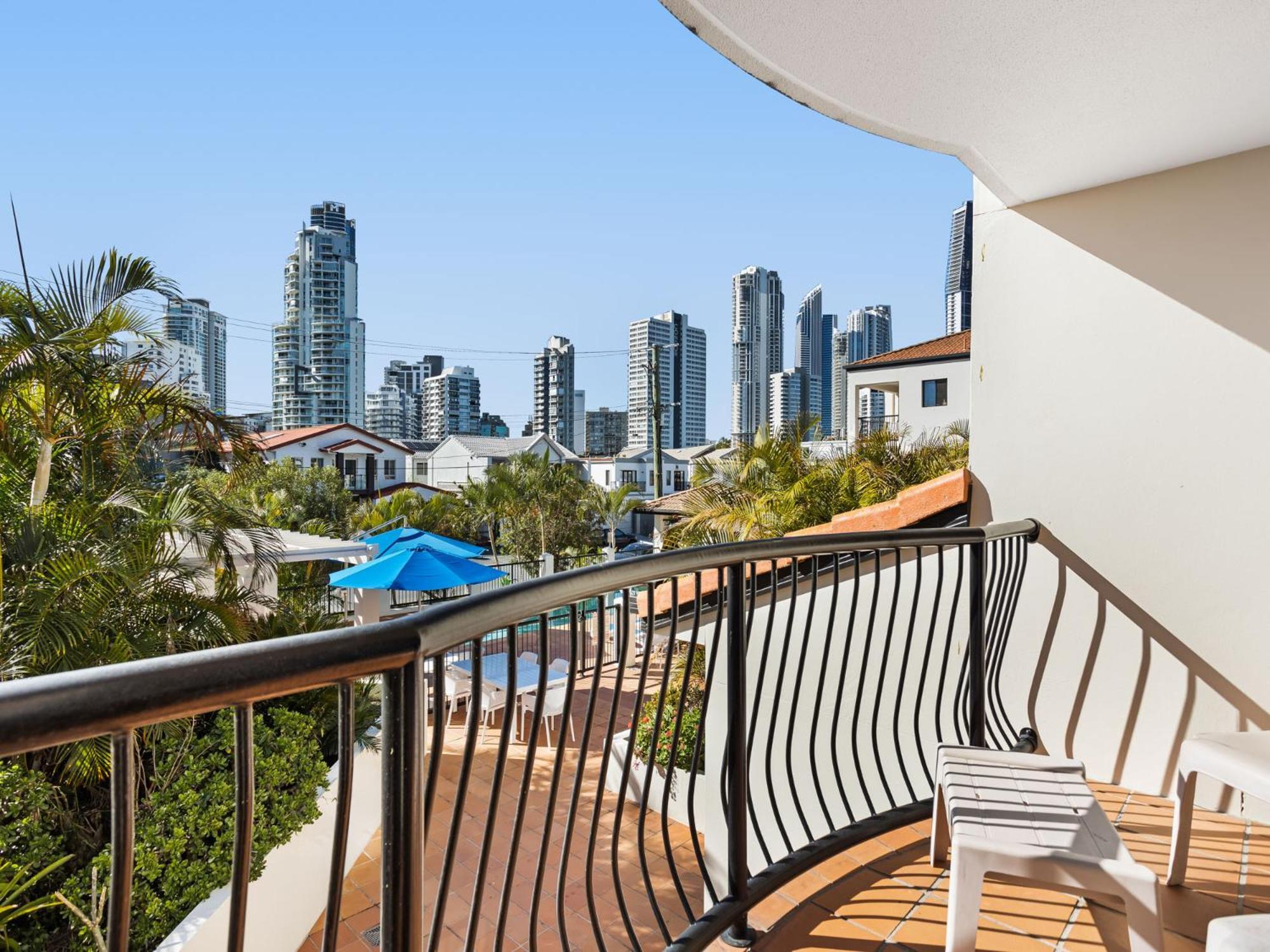 Chevron Palms By Premium 4*